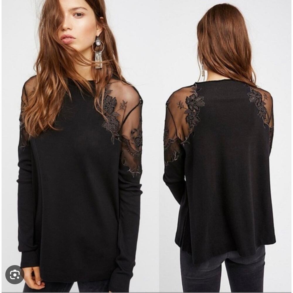 Free People / NWOT / Daniella Lace Embroidered Top / sz M